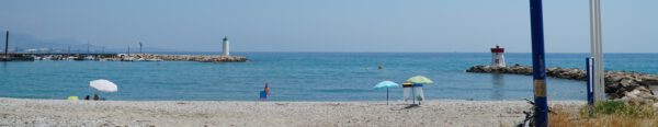 Sonnenbaden und Schwimmen